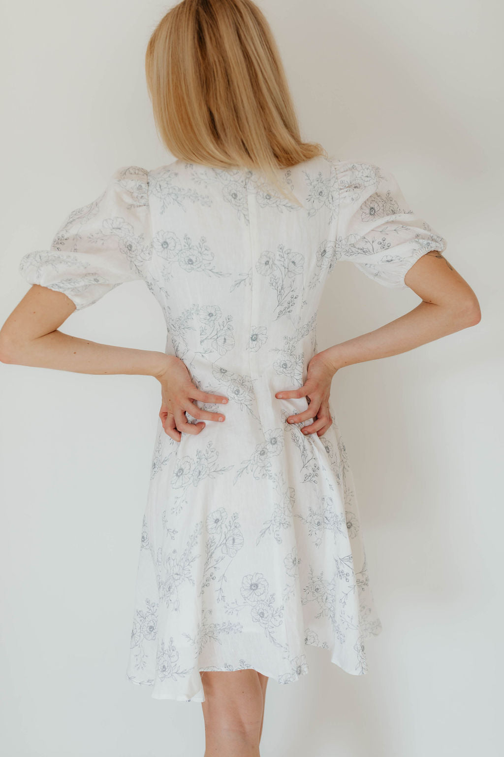 The Svelte Alora Dress | Blue Floral rosesbythepetal The Svelte Alora Dress | Blue Floral rosesbythepetal